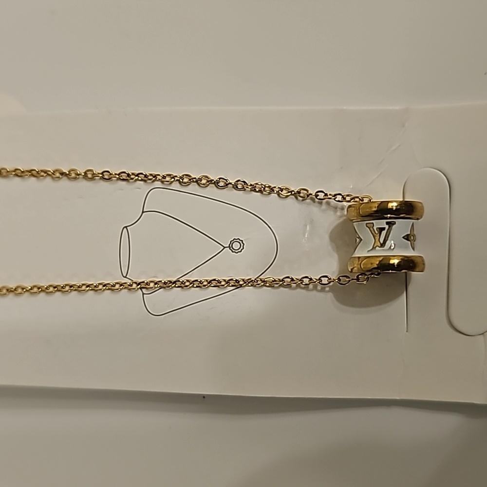 Brand new designer necklace